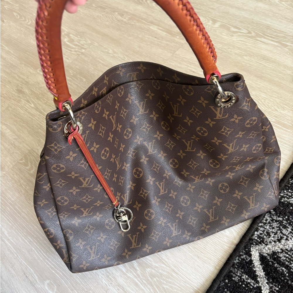 LV artsy Monogram Shoulder Bag MM